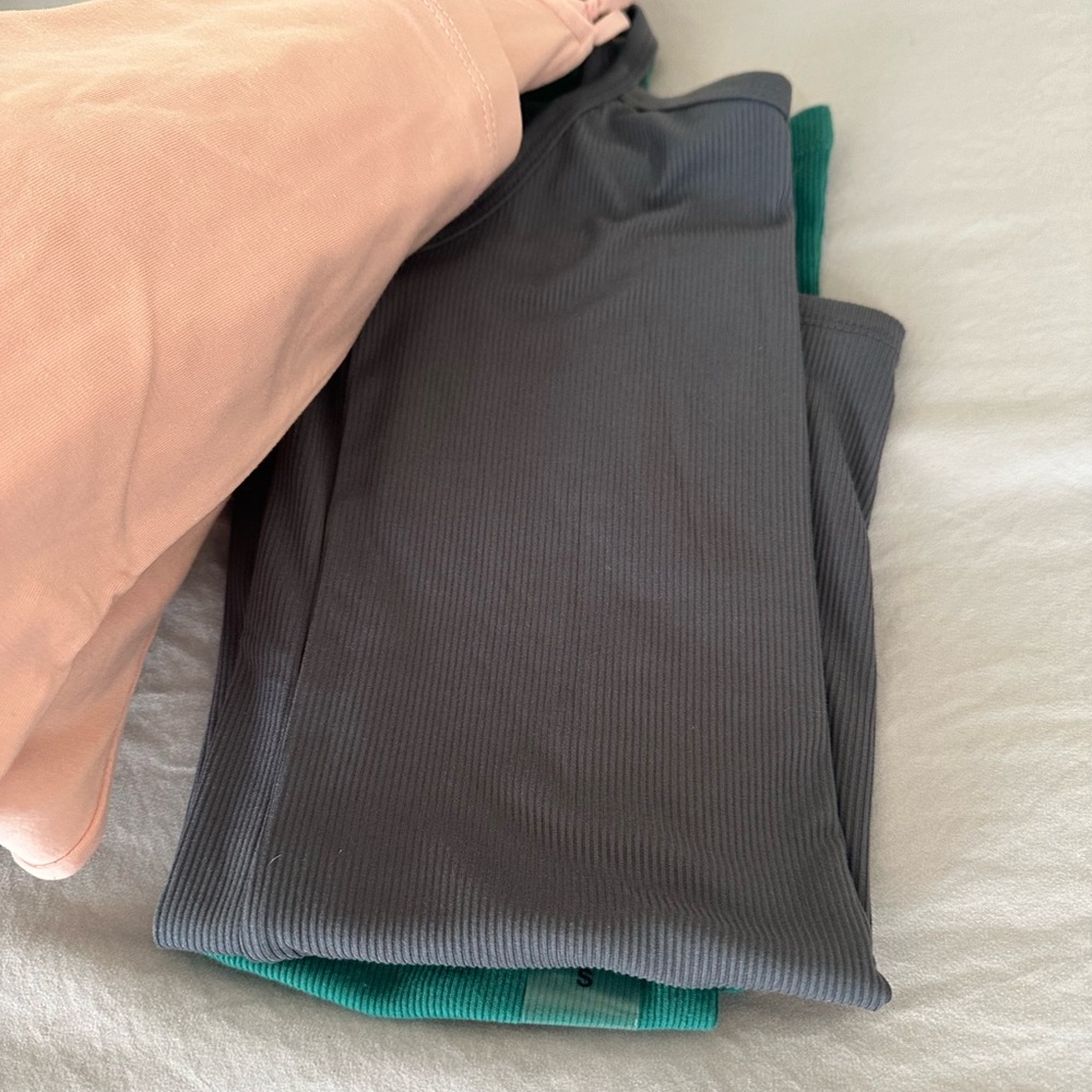 Tank top bundle - Picture 2 of 2